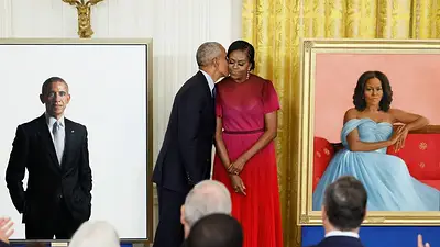 Barack y Michelle Obama presentan retratos presidenciales en la Casa Blanca Barack y Michelle Obama presentan retratos presidenciales en la Casa Blanca