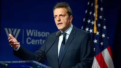 Massa se reúne con petroleras para atraer inversiones en Vaca Muerta Massa se reúne con petroleras para atraer inversiones en Vaca Muerta