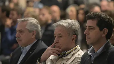 Alberto Fernández y referentes del peronismo participaron de la "Misa por la paz" Alberto Fernández y referentes del peronismo participaron de la "Misa por la paz"