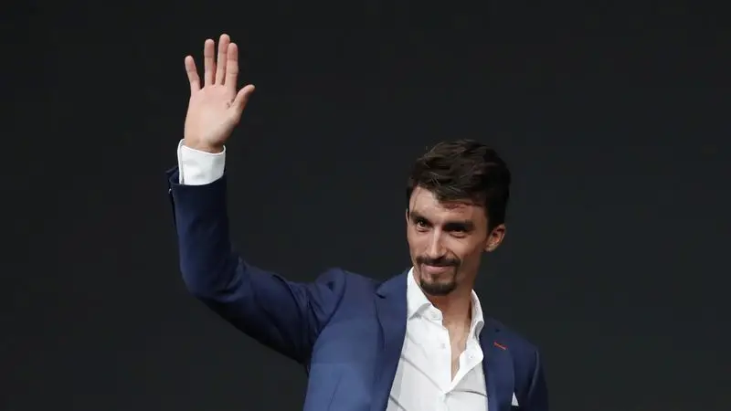 Alaphilippe defenderá su título en los Campeonatos del Mundo tras su caída en la Vuelta Alaphilippe defenderá su título en los Campeonatos del Mundo tras su caída en la Vuelta