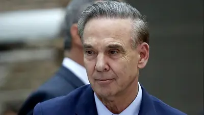 Pichetto pidió que Cristina Kirchner se enfrente con Mauricio Macri en 2023: "Que jueguen los titulares" Pichetto pidió que Cristina Kirchner se enfrente con Mauricio Macri en 2023: "Que jueguen los titulares"