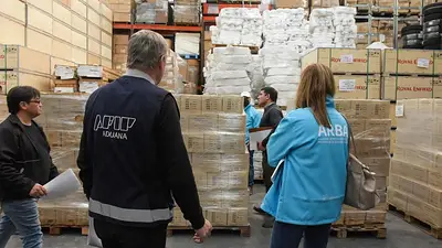 La AFIP atrapó a una de las empresas de alimentos más importantes del país: 60.800 toneladas, 2.000 camiones y evasión récord La AFIP atrapó a una de las empresas de alimentos más importantes del país: 60.800 toneladas, 2.000 camiones y evasión récord