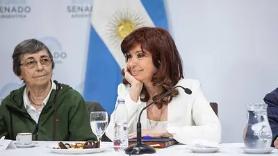 Habló Cristina Kirchner, por primera vez, tras el atentado: "Estoy viva por Dios y la Virgen" Habló Cristina Kirchner, por primera vez, tras el atentado: "Estoy viva por Dios y la Virgen"