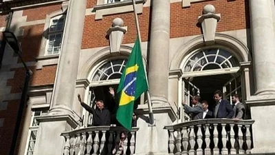 Bolsonaro usó la visita por la muerte de Isabel II y armó un acto electoral en Londres Bolsonaro usó la visita por la muerte de Isabel II y armó un acto electoral en Londres