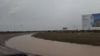 Inundaciones y fuertes tormentas dificultan los caminos y las actividades en Chubut. Inundaciones y fuertes tormentas dificultan los caminos y las actividades en Chubut.