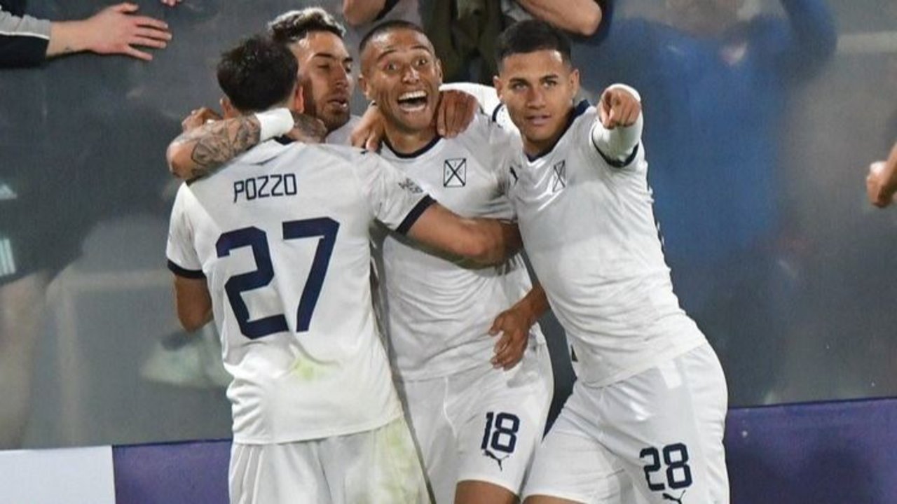 Independiente Newell's Liga Profesional de Fútbol