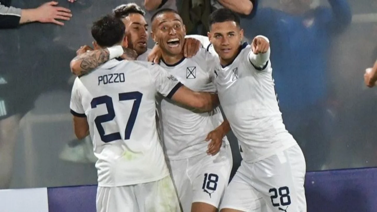 Independiente Newell's Liga Profesional de Fútbol