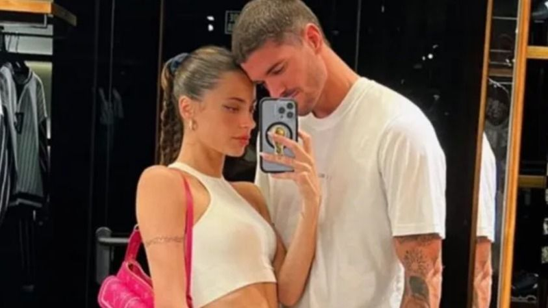 Tini Stoessel y Rodrigo De Paul.