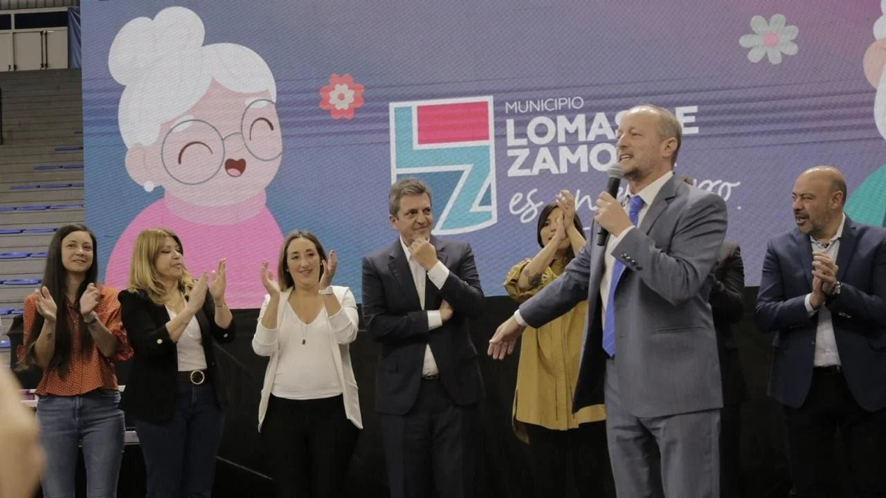 Insaurralde y Massa en Lomas: encabezaron un acto por el Día del Jubilado y se reunieron con empresarios de CAME y Bomberos Voluntarios