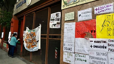 Toma de colegios en CABA Toma de colegios en CABA