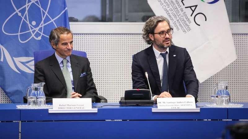 Cafiero acordó un plan para desarrollar capacidades nucleares con fines pacíficos