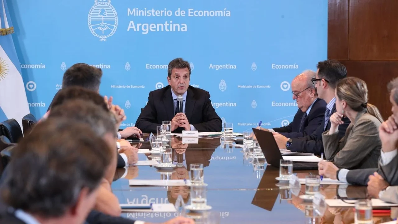 Sergio Massa advirtió que si no se soluciona el conflicto gremial, el Gobierno liberará importación de neumáticos