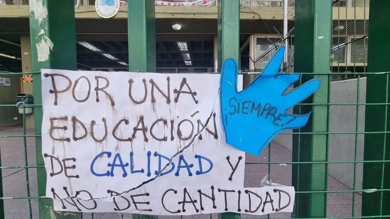 Toma de colegios en CABA