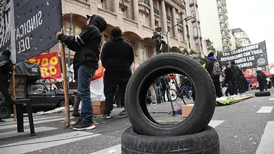 Paritaria 2022: el sindicato del neumático SUTNA acordó con las empresas y se destraba el conflicto Paritaria 2022: el sindicato del neumático SUTNA acordó con las empresas y se destraba el conflicto