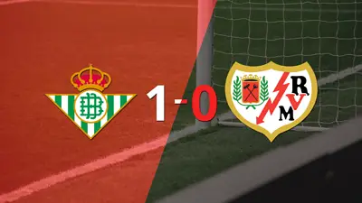 Betis aprovechó su localía y venció a Rayo Vallecano Betis aprovechó su localía y venció a Rayo Vallecano