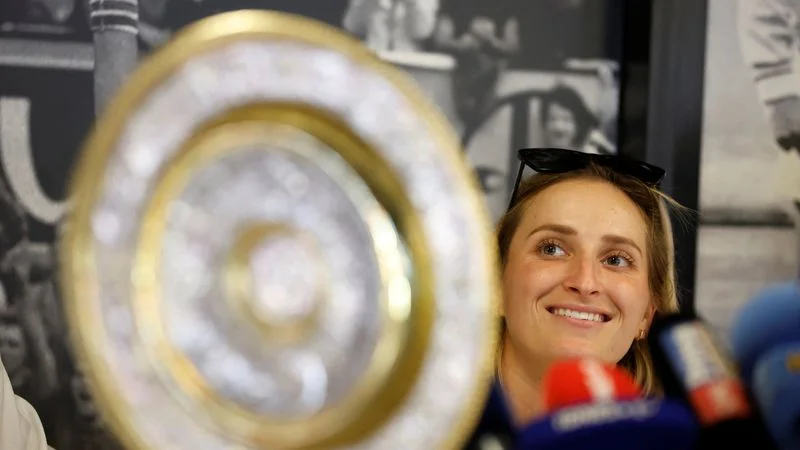 Vondrousova arrolla a Alexandrova para pasar a la siguente ronda de Flushing Meadows