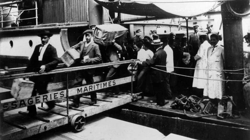Foto tomada a principios del siglo pasada a uno de los barcos que llegaron con inmigrantes 