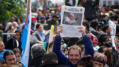 Silbidos y defensa del Estado en la misa de la Iglesia por las injurias e insultos de Milei Silbidos y defensa del Estado en la misa de la Iglesia por las injurias e insultos de Milei