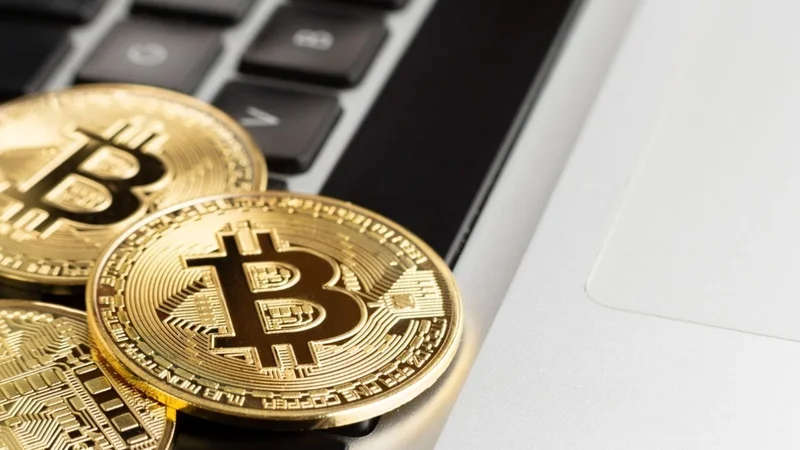 Las monedas crypto arrancan la era Milei con subas del 30% 