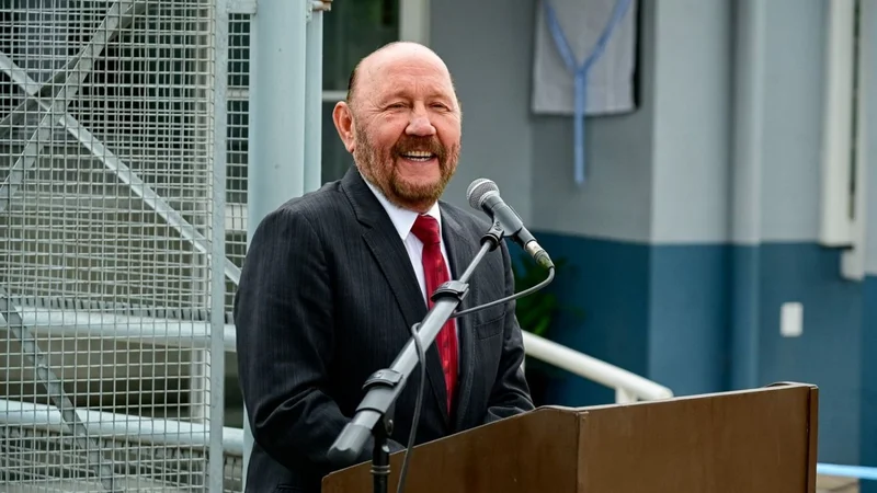 Gildo Insfrán inauguró una escuela y el Hospital de Pozo del Tigre