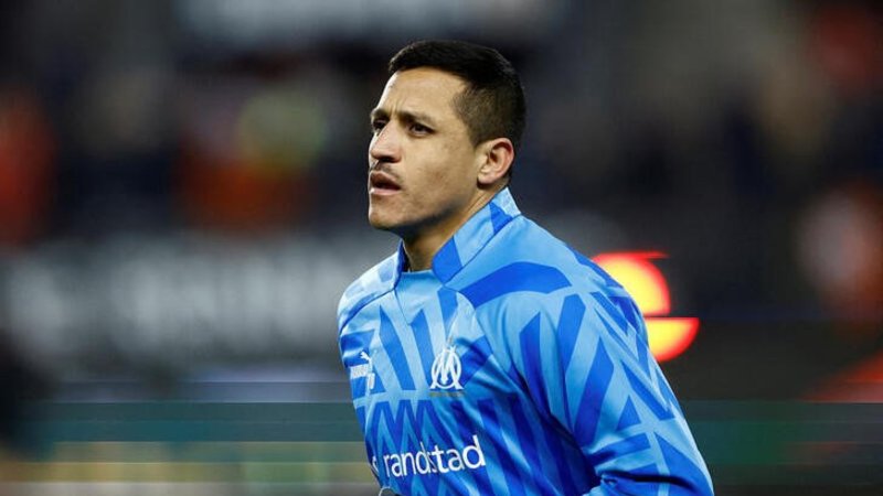 El delantero chileno Alexis Sánchez no viaja a Uruguay y se perderá duelo por eliminatorias: prensa