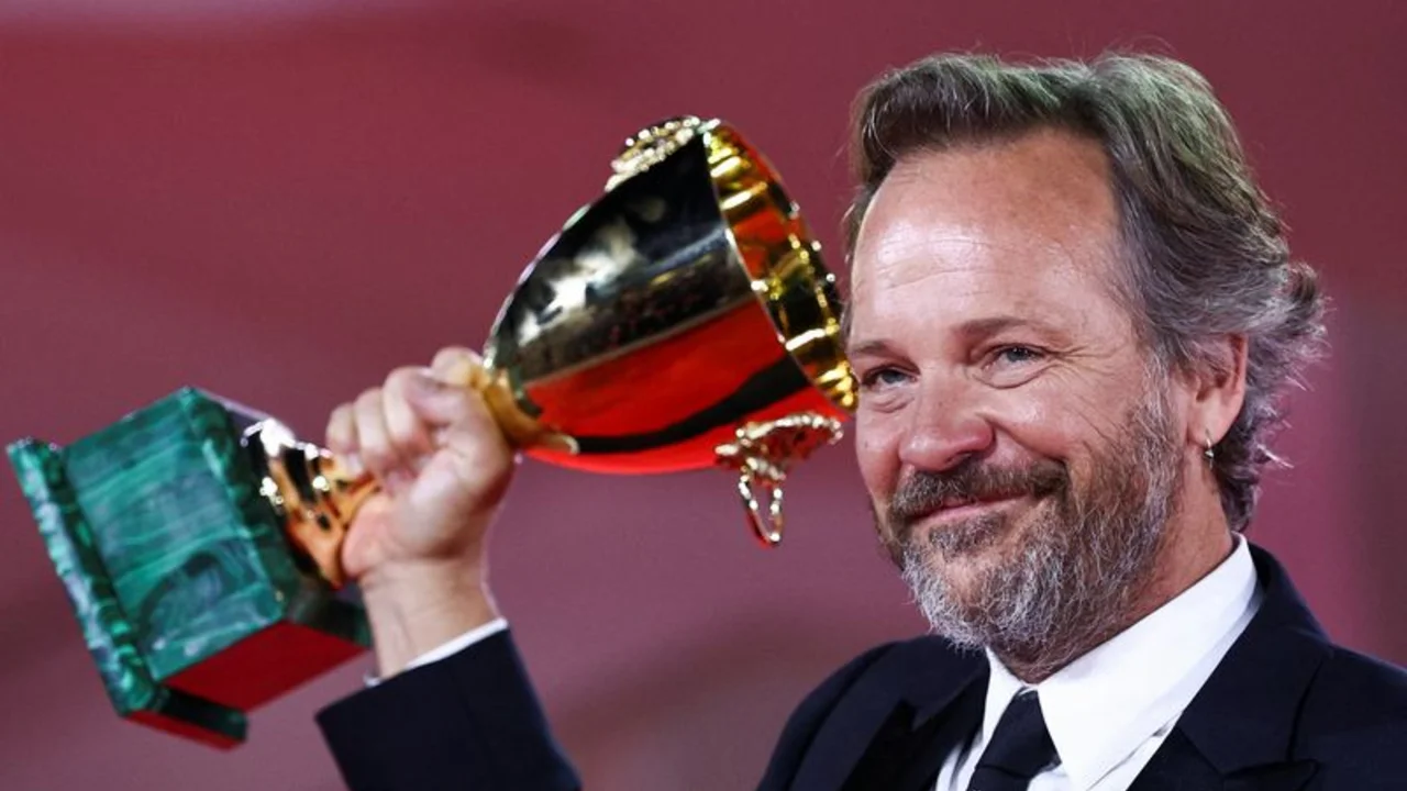 "Pobres criaturas" gana el premio a la mejor película en el Festival de Venecia