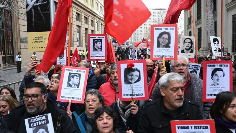 La "Gran Marcha" a 50 años del golpe en Chile terminó con incidentes 