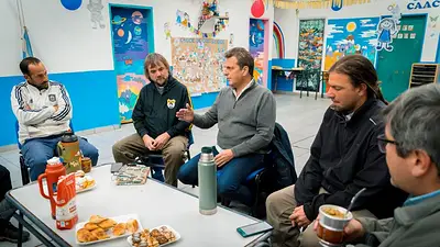 Elecciones 2023: Massa se reunió con curas villeros tras la misa en defensa del Papa Elecciones 2023: Massa se reunió con curas villeros tras la misa en defensa del Papa