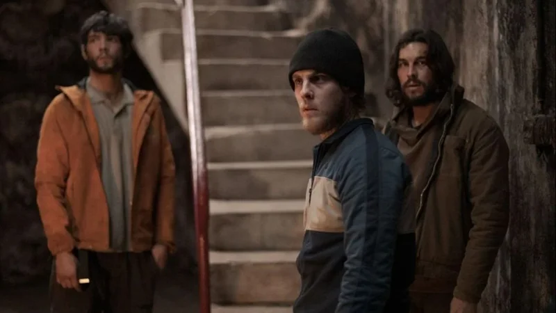 Escena de la película Bird Box Barcelona, la cual está causando furor en als plataformas 