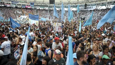 El kirchnerismo le prepara un acto multitudinario a Massa en un estadio de PBA