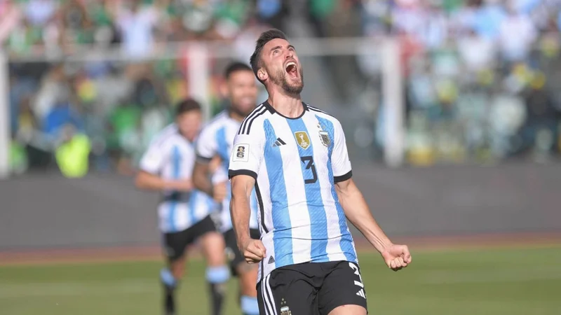 Argentina goleó a Bolivia en La Paz y es líder de las eliminatorias