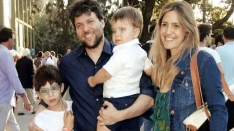 Guido Kaczka con su esposa e hijos