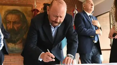 Insfrán participó de la reunión de gobernadores donde solicitaron financiamiento para energías renovables Insfrán participó de la reunión de gobernadores donde solicitaron financiamiento para energías renovables