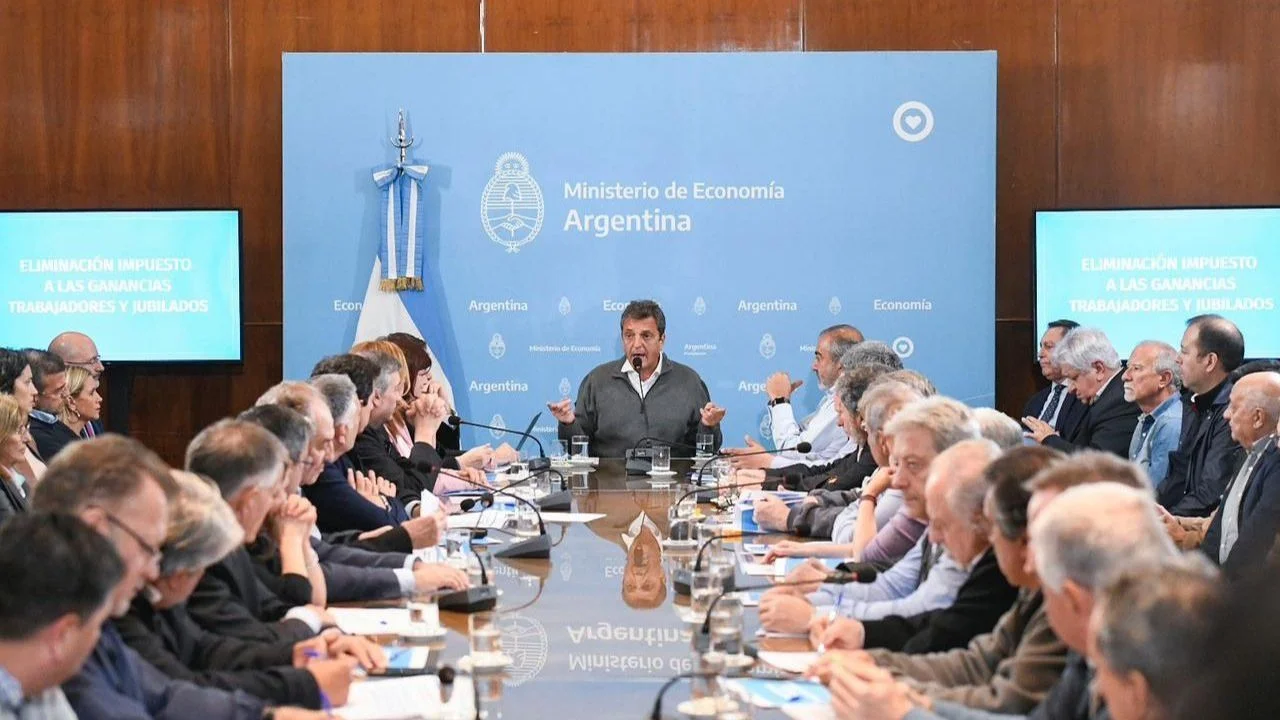 El gobierno promulgó la eliminación de la cuarta categoría del impuesto a las ganancias