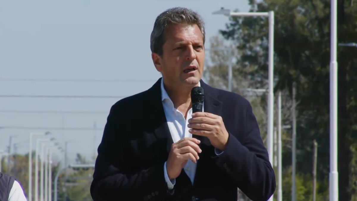 Sergio Massa anunciará un refuerzo de ingresos para tres millones de ...