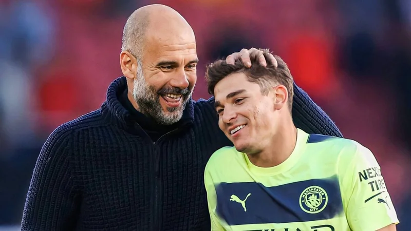Pep Guardiola, Julián Álvarez, Manchester City, Premier League, deportes