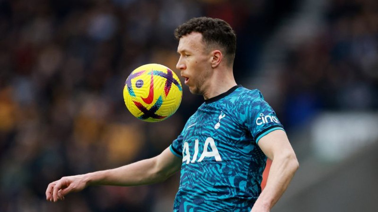 Perisic será operado de lesión de rodilla y será baja en Tottenham el resto de la temporada