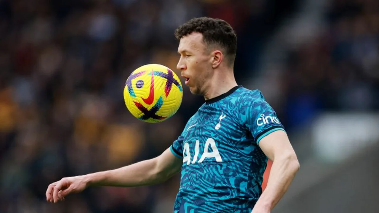 Perisic será operado de lesión de rodilla y será baja en Tottenham el resto de la temporada