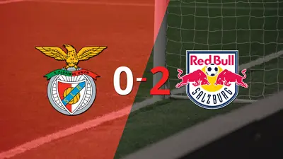 Red Bull Salzburgo, de visitante, derrotó 2-0 a Benfica Red Bull Salzburgo, de visitante, derrotó 2-0 a Benfica