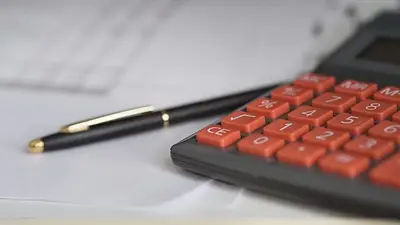 Calculadora y lapicera Calculadora y lapicera