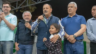 Quintela inauguró obras y se comprometió a seguir resolviendo los problemas de la gente Quintela inauguró obras y se comprometió a seguir resolviendo los problemas de la gente