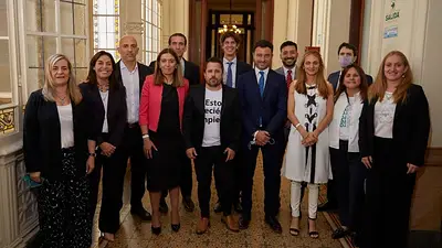 La UCR le puso un semáforo a la ley ómnibus y dice que “no va a liderar ningún proceso de rechazo” La UCR le puso un semáforo a la ley ómnibus y dice que “no va a liderar ningún proceso de rechazo”