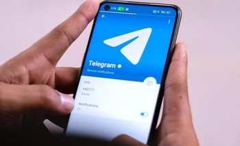 Detuvieron a una mujer que vendía fotos sexuales de su hija por Telegram | Morón