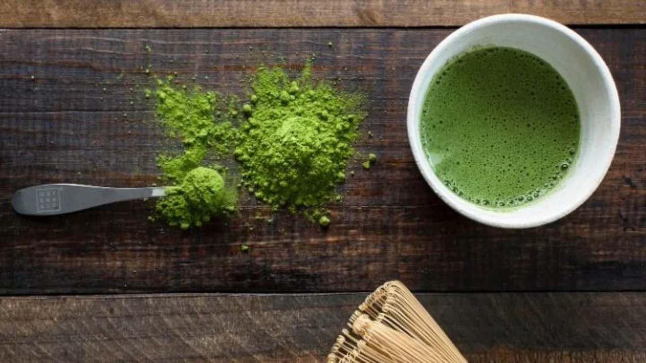 El té verde contiene catequinas 