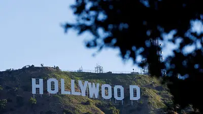 Guionistas de EEUU alcanzan un acuerdo laboral provisional con estudios de Hollywood Guionistas de EEUU alcanzan un acuerdo laboral provisional con estudios de Hollywood