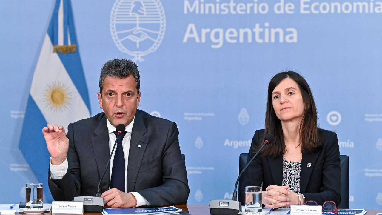 Sergio Massa anunció un bono de 94 mil pesos en dos cuotas para informales: a quiénes alcanza y cómo anotarse