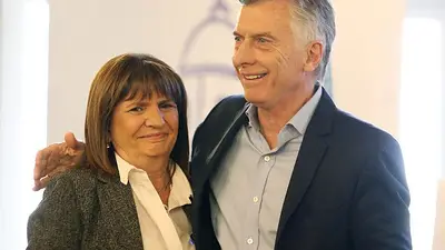 Patricia Bullrich, candidata a la presidencia por Juntos por el Cambio, con el exmandatario Mauricio Macri. Foto: NA. Patricia Bullrich, candidata a la presidencia por Juntos por el Cambio, con el exmandatario Mauricio Macri. Foto: NA.