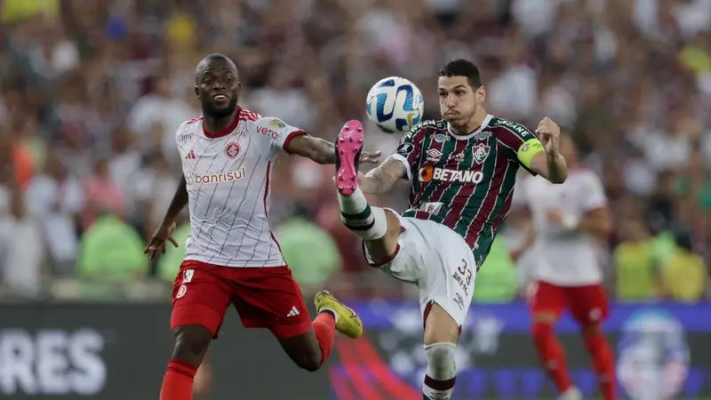 Fluminense iguala con Internacional con doblete de argentino Cano en semifinal de ida de Libertadores