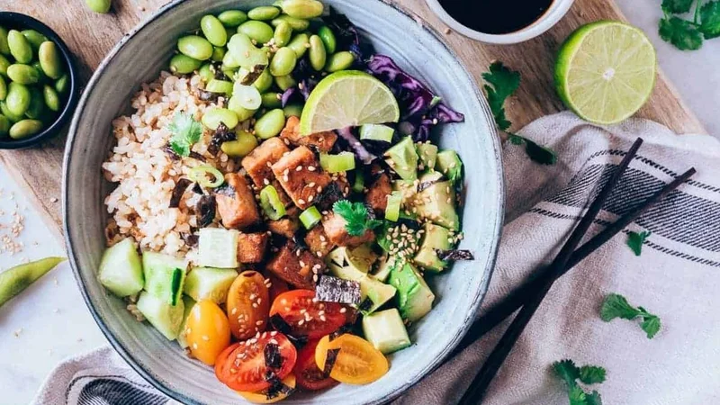 Plato de Poke Bowl