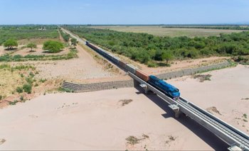 Luego de 10 años, los trenes de carga vuelven a circular de Rosario a Salta | Trenes